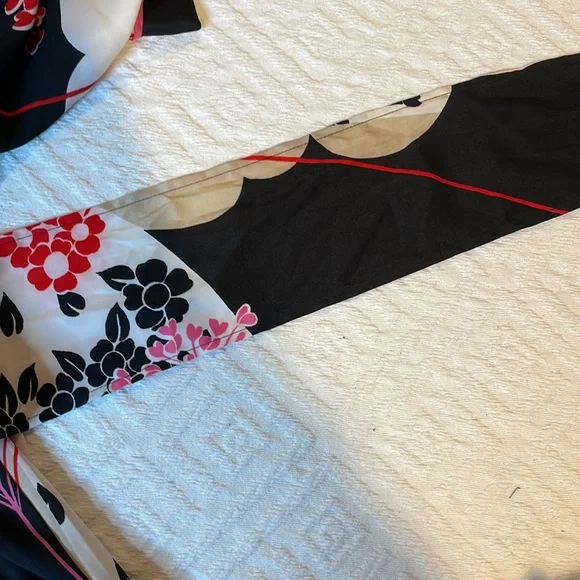 New York and Company small kimono top black red pink white tie waist belt V-neck - Picture 9 of 11